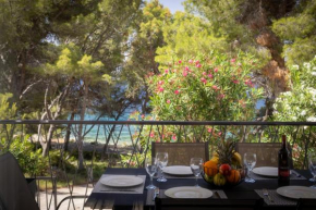 Villa Mala Smišna Poolside Paradise by the Sea